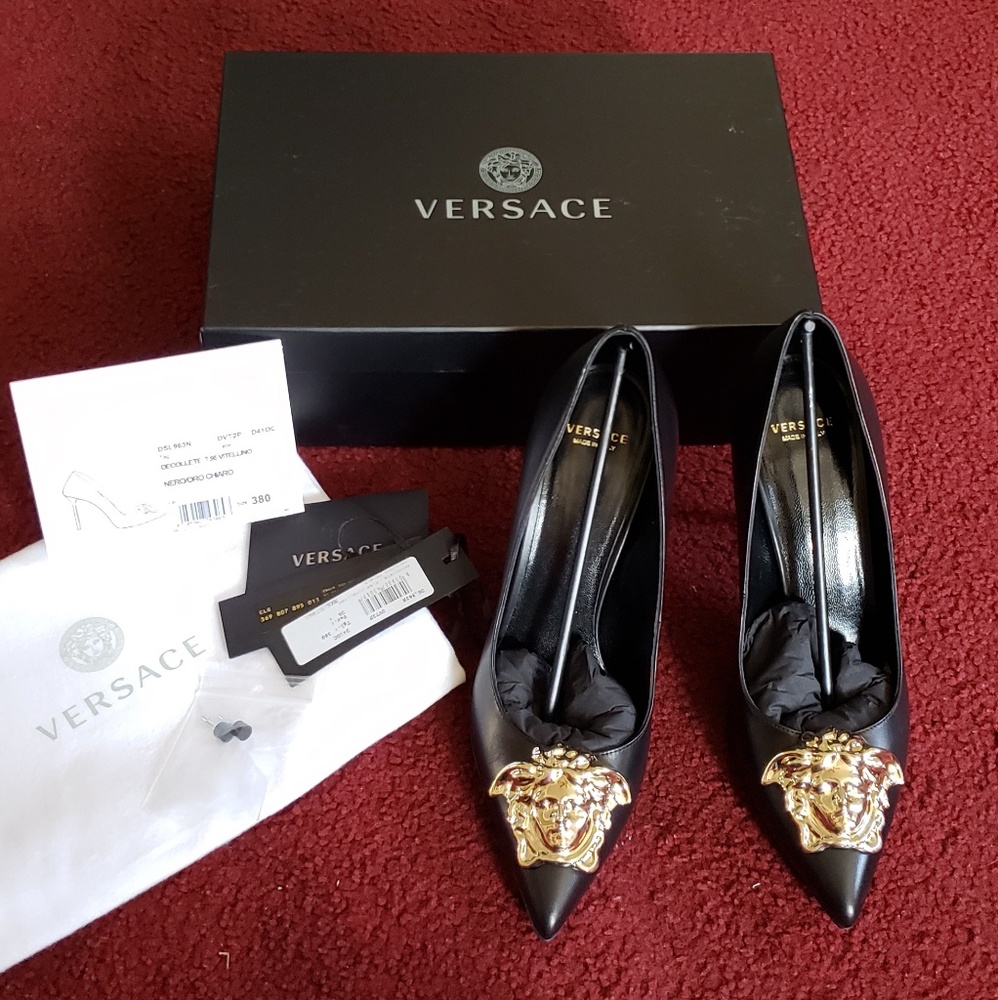 Versace Palazzo Pumps